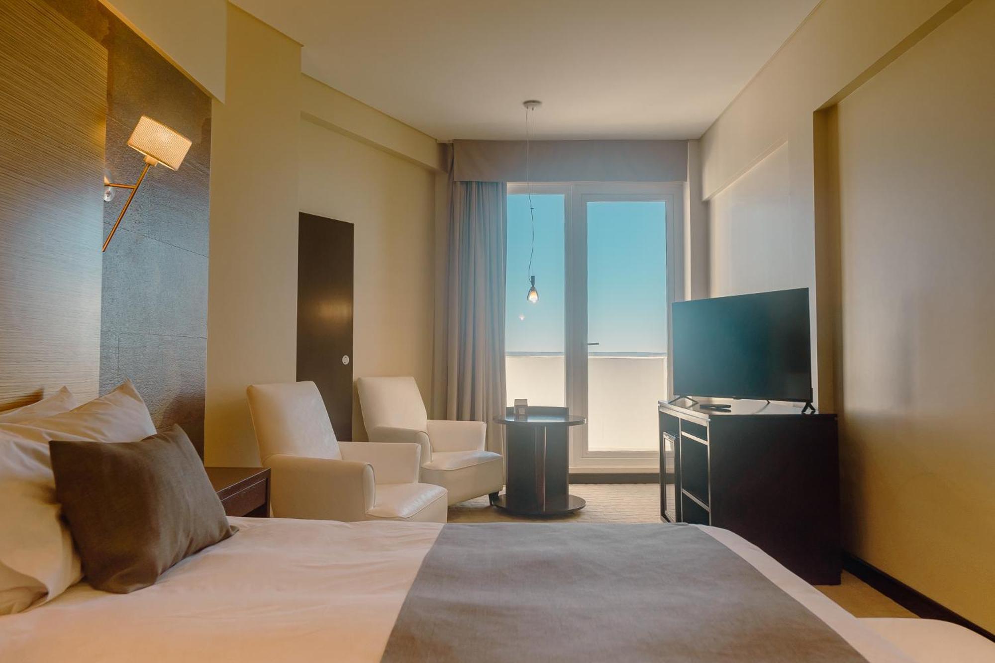 Rayentray Grand Hotel Puerto Madryn Dış mekan fotoğraf